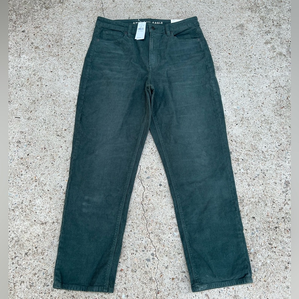 NWT American Eagle Women Green Mom Jean 12 (31x27.5) Straight Corduroy Stretch